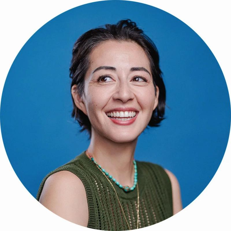 Professional LinkedIn Profile Headshot of Jun-Zee in London with blue background